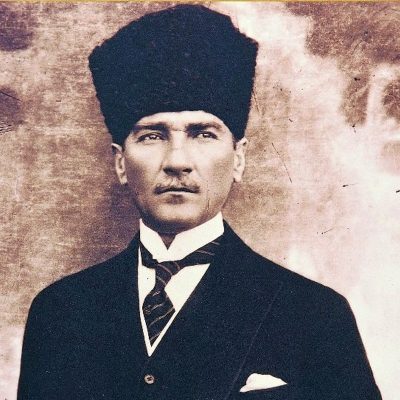 10 kasım Gazi Mustafa Kemal Atatürk’ün ebediyete yürüyüşü üzerine…