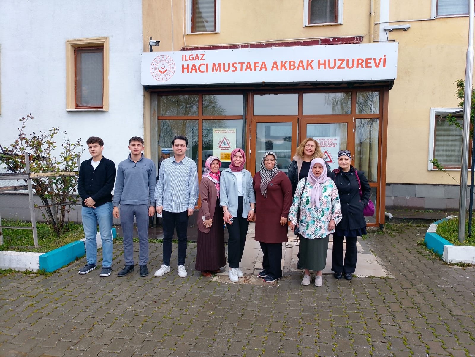 ADI DUDU SOYADI SEVİNDİRİR